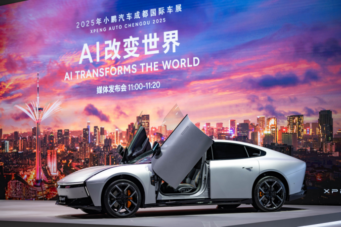 央视网AI新春晚会：猿编程的科技少年与《AI编年史》