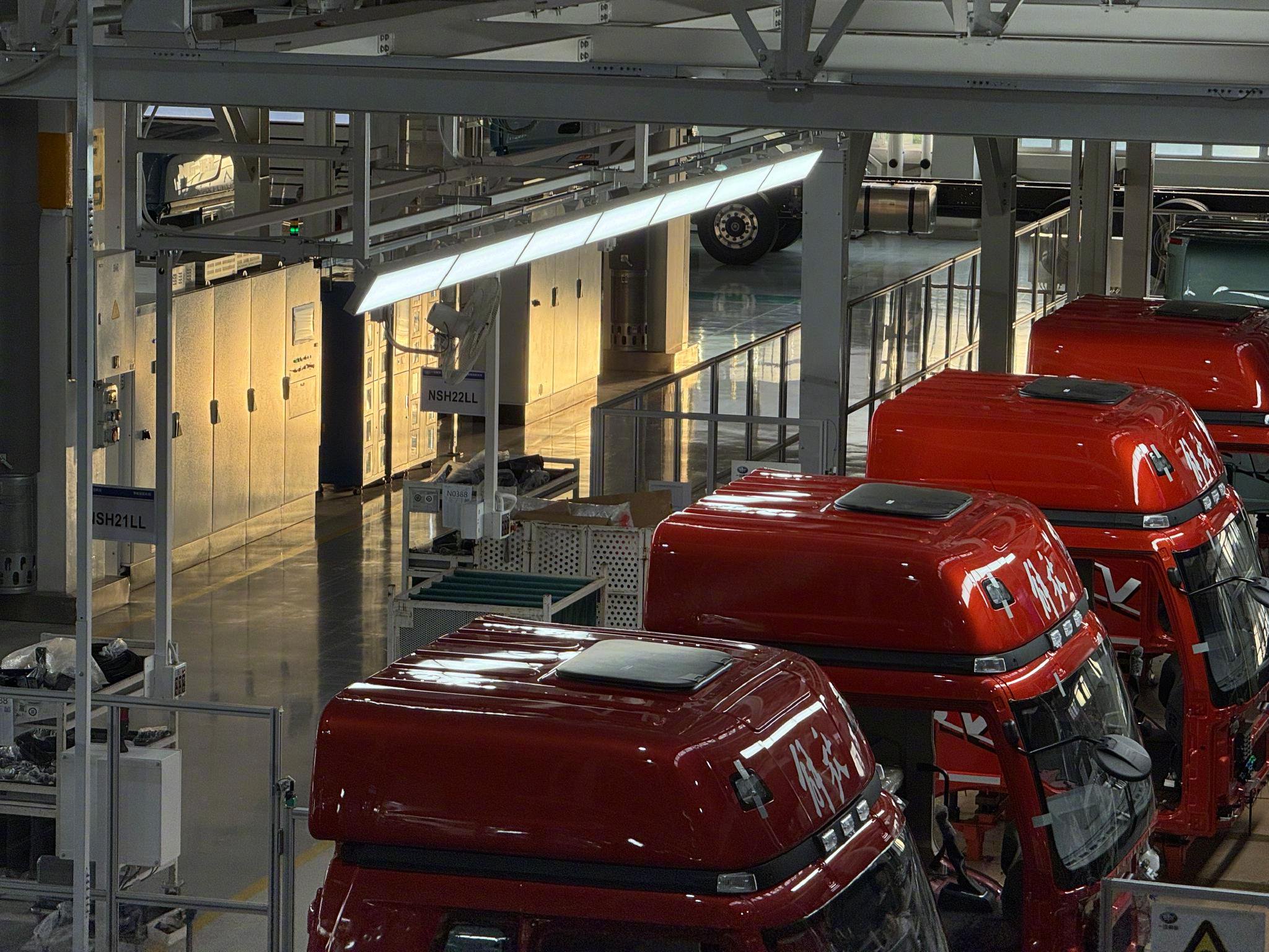 一汽解放:专注主业在新能源、海外市场及技术创新上持续突破