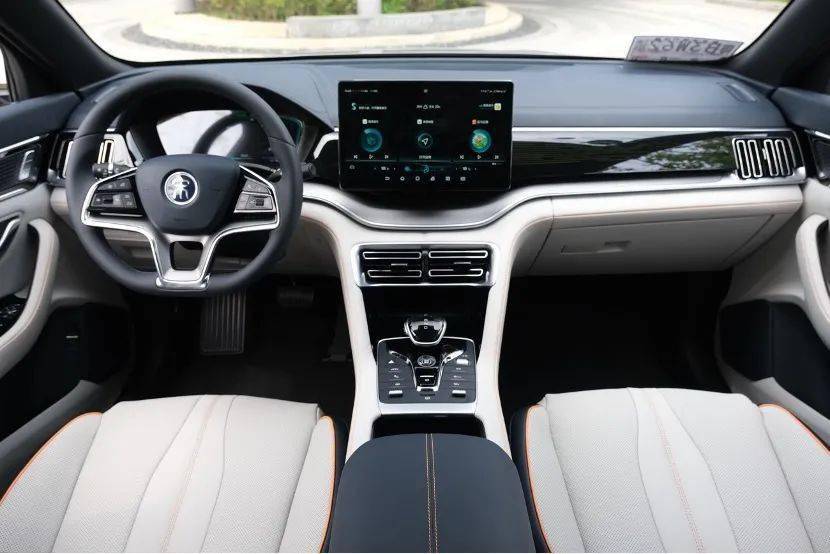 比亚迪获得实用新型专利授权：“电路板的分板设备”