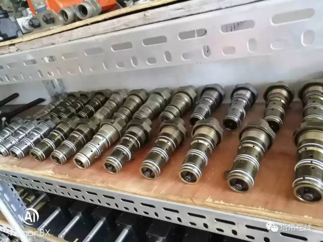 华伍股份获得发明专利授权：“一种塔机动臂变幅液压系统及控制方法”