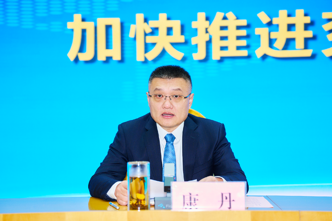 兖矿能源公布国际专利申请：“超前液压支架移架时直线度检测装置”