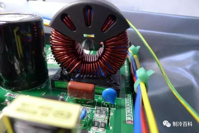 格力电器获得实用新型专利授权:“一种异味隔离阀、管路组件及空调”